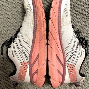 Hoka Clifton 6